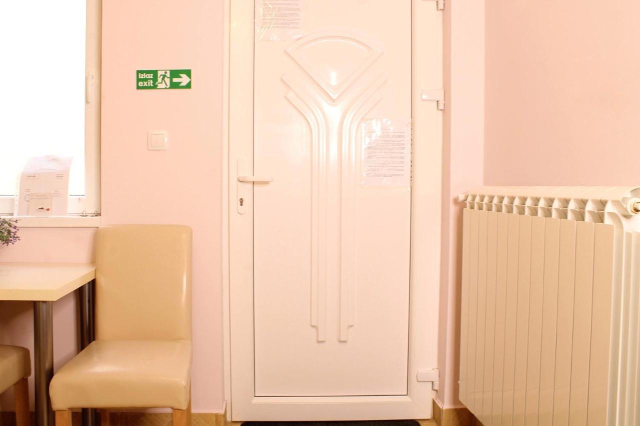 Apartments Paradisos Kragujevac Exterior photo